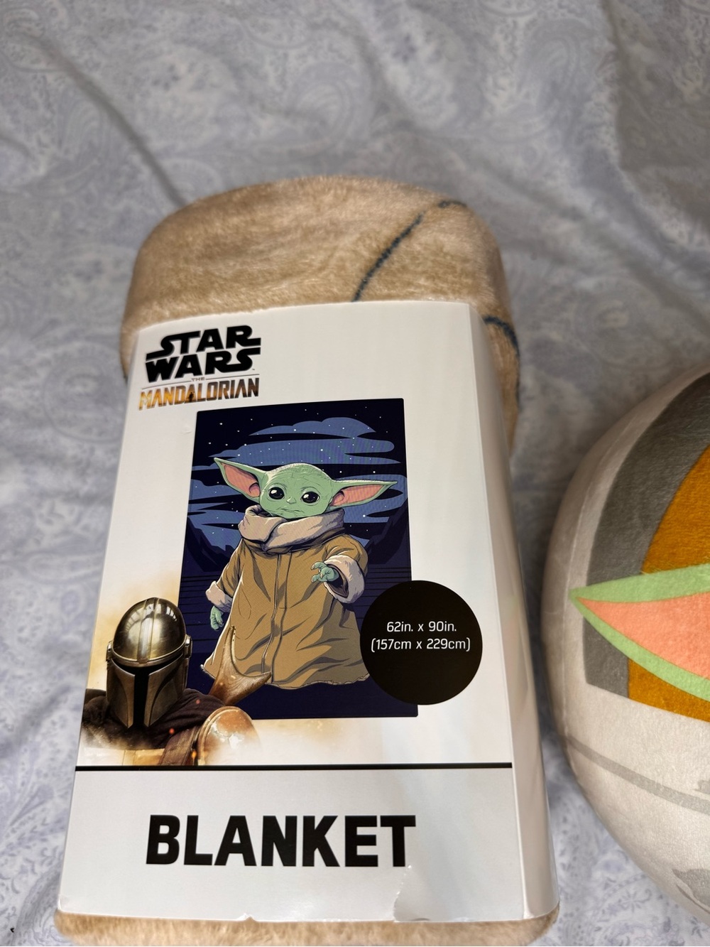 Star Wars Grogu thick plush blanket & Super soft & squishy Grogu cloud pillow - Picture 6 of 12